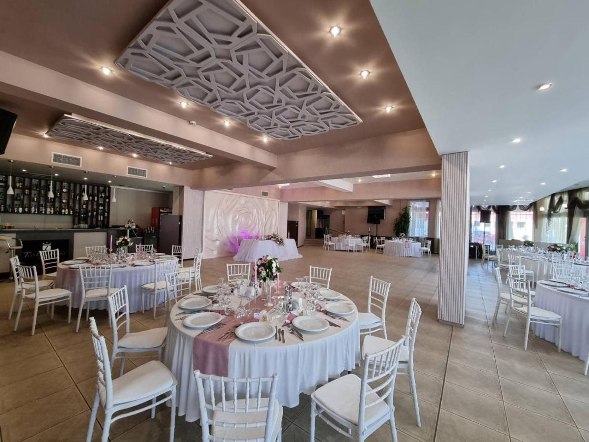 רוסה Teodora Palace Hotel מראה חיצוני תמונה