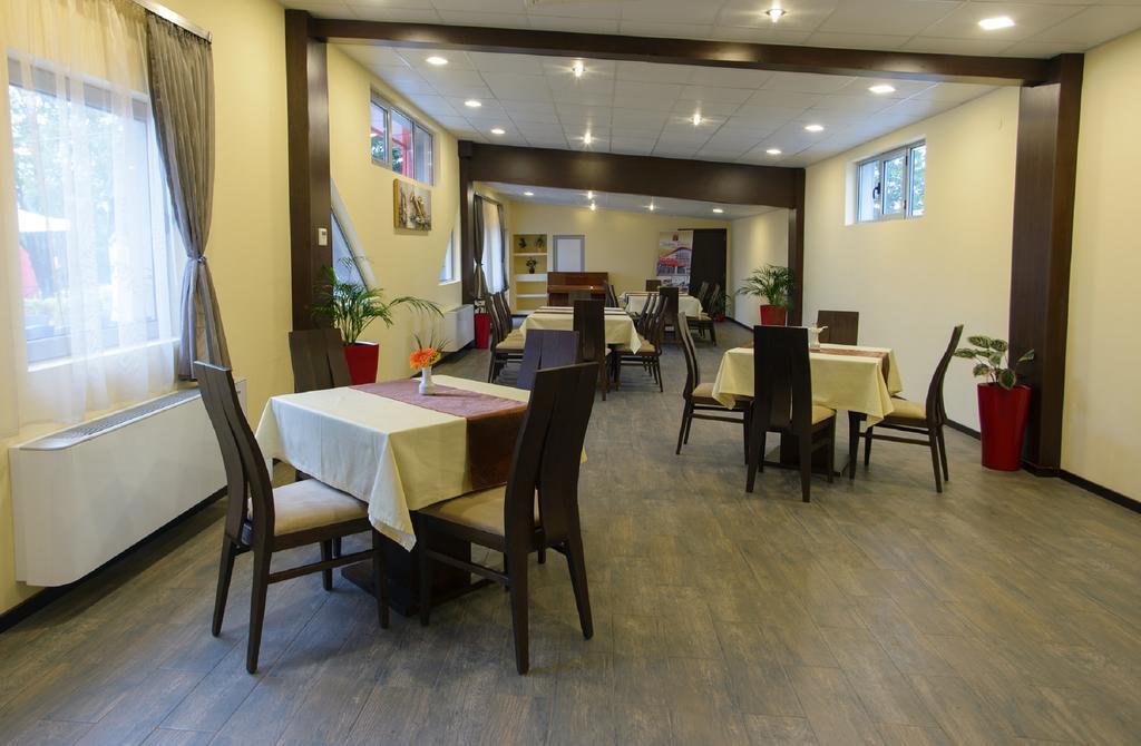רוסה Teodora Palace Hotel מראה חיצוני תמונה